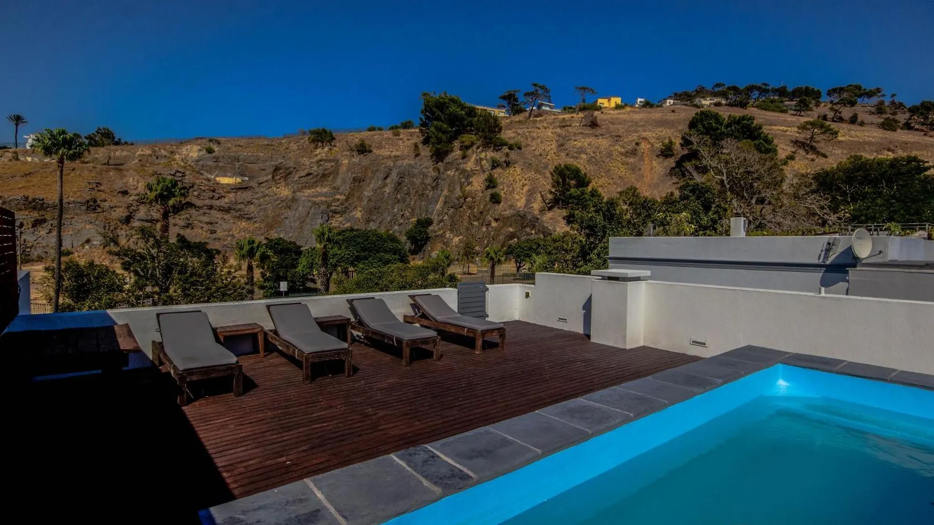 Luxury 2 Bedroom With Roof Deck And Pool Cape Town South Africa